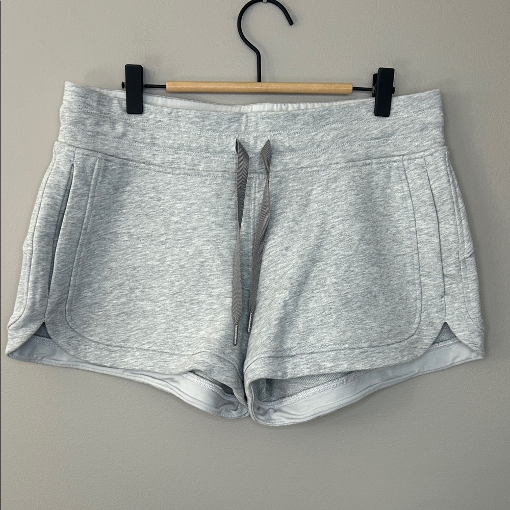 Lululemon Hit Reset Short 3” Cotton Terry Sweatshort Sz 10 Heathered Vapor Grey